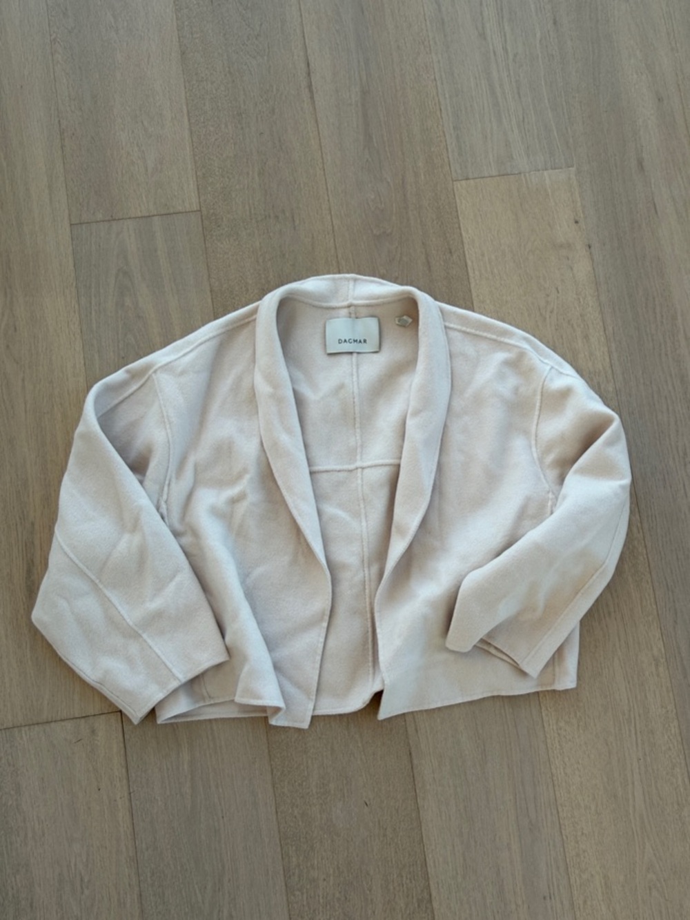 Dachae Cream Open-Front Cropped Blazer